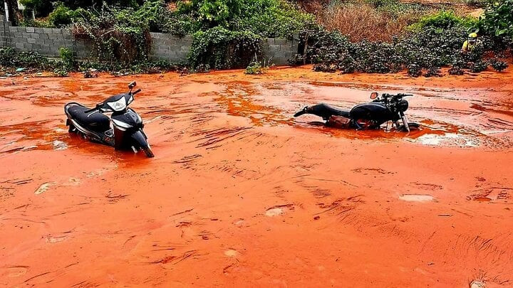 Mưa dông trải dài từ Trung Bộ đến Nam Bộ, đề phòng ngập lụt và sạt lở